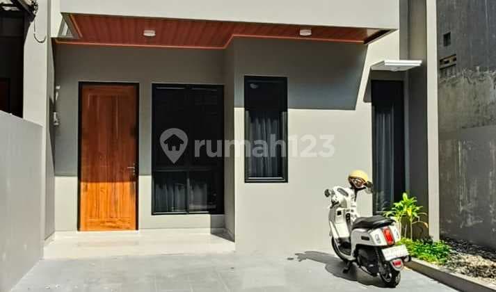 Rumah Besar Siap Huni Tanah Luas Dijual di Ngemplak