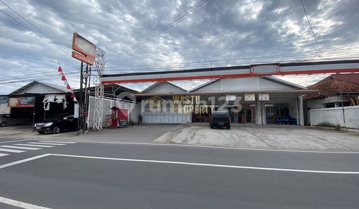 Ruko Besar Tanah Luas Dijual Cepat di Jl. Imogiri Barat