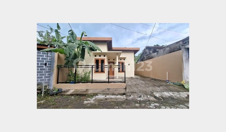 Minimalist House in Piyungan Bantul, Ready to Occupy for 300 Million