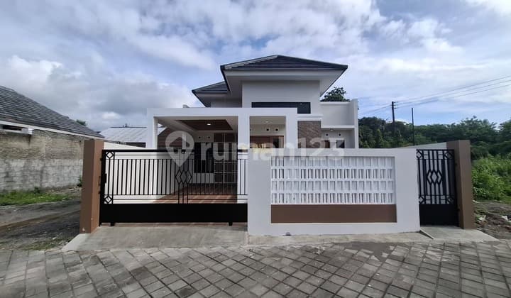 Rumah Cantik Unit Ready Dekat Stadion Maguwo
