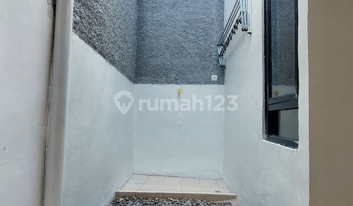 Rumah Baru Unit Terakhir Semi 2 Lantai Lokasi Strategis 3Km Ke Stasiun Depok