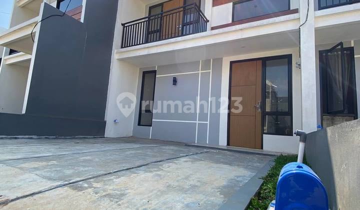 Rumah Baru Ready Konsep Balkon Dan Mezzanine 400jtan 3Km Stasiun Depok Lama