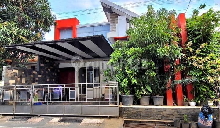 Dijual Rumah ada kolam Renang Pribadi di Pusponjolo Semarang