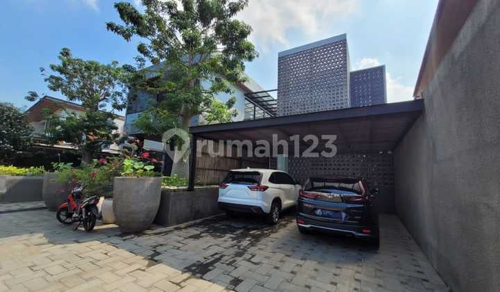 For Sale Semi-Furnished Luxury House With Swimming Pool In Arga Golf Bsb