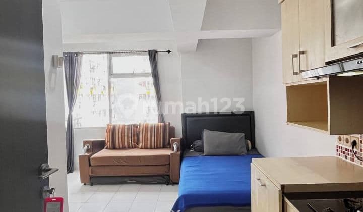 Studio Apartemen Kamar Kece, View Pool - Harga Murah