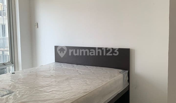 Sewa Studio Semi Furnish - Nyaman Ditempati, Kondisi Terawat