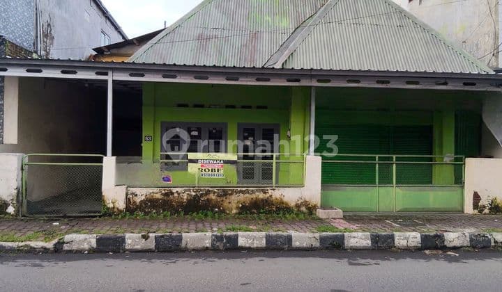 Rumah Pusat Kota Jember