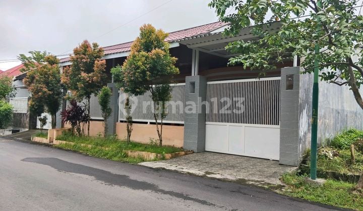 Rumah Siap Huni Perumahan Elite Jember