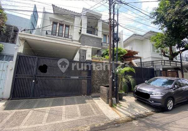For Rent Modern House In Elite Senopati Area With Private Pool