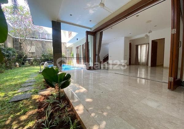 Modern And Beautiful House In Compound Of 5 With 24 Hours Security