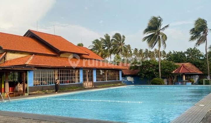 Dijual Resort Tua Kokoh Luas 4 Hektar yang Sangat Indah Depan Pantai Anyer, Banten