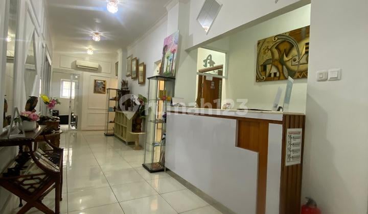 Dijual Semi-Gedung Usaha 4 Lantai Termasuk Rooftop Jual di Harga NJOP di Best Area dan Strategis Prapanca Jakarta Selatan