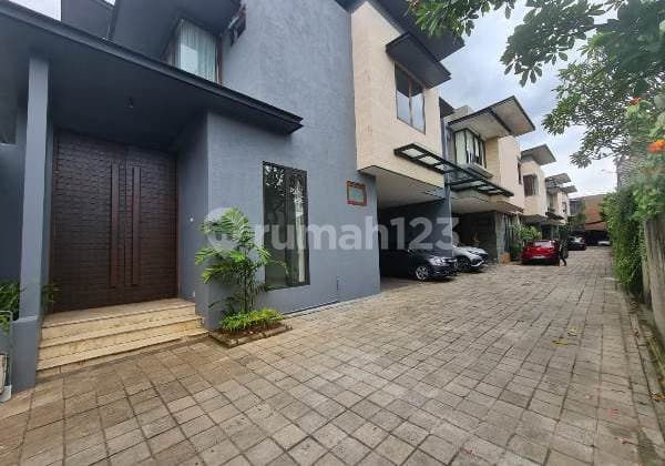 Modern House In Compound 5 Houses With Private Swimming Pool, Kemang Jakarta Selatan