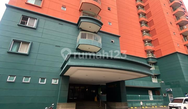 Disewa 3Br Apartemen Nuansa Hijau dengan Pemandangan Lapangan Golf, Pondok Indah