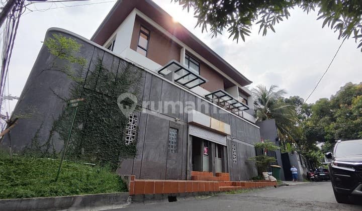 A Beautifully 3-Storey Residence With Basement, Designed For Comfort, Efficiency, And Modern Living, In Elite Area Pondok Indah, Jakarta Selatan