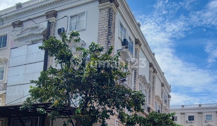 Termurah Ruko Hook Green Lake City Hadap Jalan Raya Pasaran 5Man