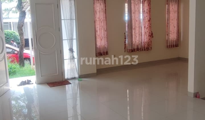 Termurah Rumah Green Lake City Dekat Danau SHM 2 Lantai
