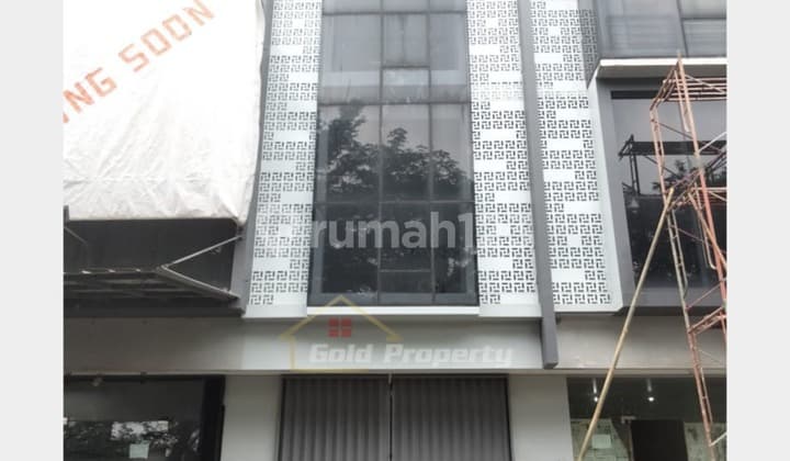 3-Storey Shophouse Facing Road, Strategic Location Near University, Cluster, Toll Road, Modern Market, Station