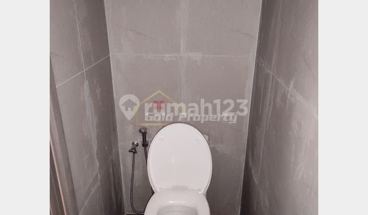 Rumah 2 Lantai + Attic Room Full Renovasi Cluster Green Wich BSD