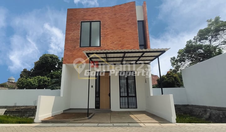 Dijual Rumah di Cisauk Lokasi Strategis Hanya 1 Km Dari Citra Garden Serpong, 2 Km Dari Stasiun Cisauk, 3 Km Ke Pasar Modern Intermoda, Hanya 4 Km Ke Mal Aeon, Kampus Prasetya Mulya, Admajaya, Exit Tol Bsd