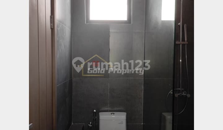 Rumah 2 Lantai + Attic Room Full Renovasi Cluster Green Wich BSD