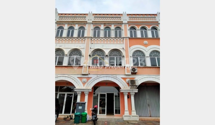 Ruko 3 Lantai Hadap Jalan Boulevard Ramai Gading Serpong