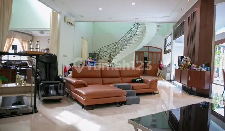Dijual - Rumah Mewah Eksklusif di Pik Mediterania Resort ✨ Barang Langka - Jarang Ada Dijual ✨ Hunian Prestisius di Kawasan Elite Pik Mediterania Resort. Cocok untuk End User High Profile Maupun Investor.