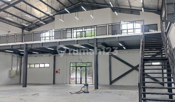 Disewakan Gudang Baru , Bagus , Bersih, Mewah Ada Loading Dock Luas 960 M2 di Kawasan Jiep Pulogadung