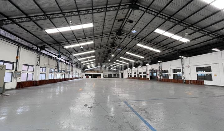 Gudang Bagus Rapih Bersih Luas 6000 M2 Bs Sewa 2000m2 Lantai Epoxi Jl Raya Narogong Bekasi