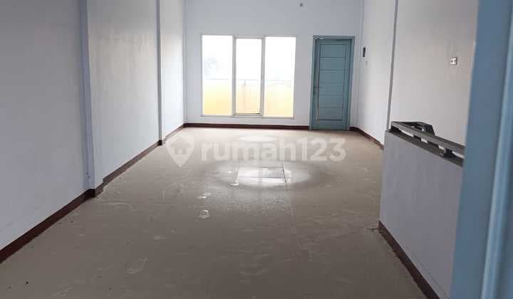 Dijual Cepat 4 Ruko Gandeng, 3 lantai di daerah Pusaka Rakyat . Sangat Cocok untuk usaha ekspedisi , untuk gudang atau usaha lain nya...