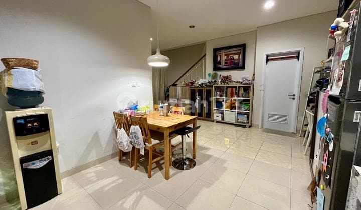 Rumah Dijual Cepat Cluster Hyland, Greenwich park BSD Yli