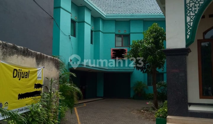 Terhitung Harga Tanah, Gedung Besar Ruang Usaha di Kebon Jeruk