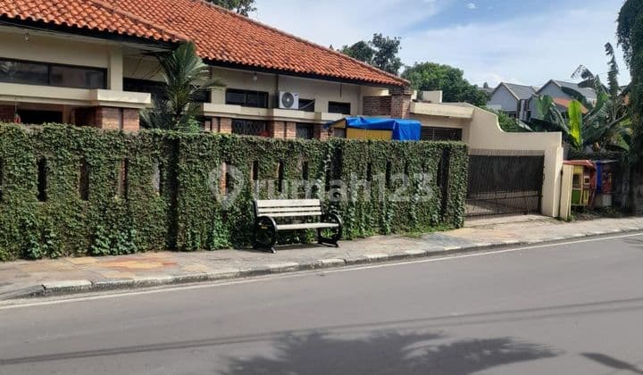 Turun Harga Rumah Besar di Cirendeu Tangsel Pinggir Jalan