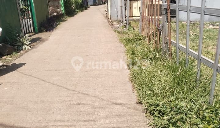 For Sale: Ready-to-Build Land + Boarding House with Car Access in Cilodong, Depok