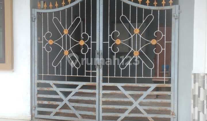 Dijual Rumah 3 Lantai Di Dalam Cluster Harga Di Bawah Pasaran