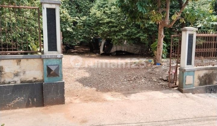 For Sale: Land with 2 road fronts, both accessible by car, in Kelapa Dua, Cimanggis, Depok.