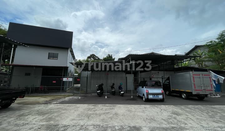 Strategic Warehouse on Jombor Ring Road North, Mlati, Sleman, Yogyakarta