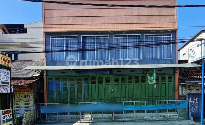 Disewakan Ruko Strategis 2 Lantai di Area Sorogan Lokasi Premium Dekat Pasar Gamping & Pmi, Banyuraden, Gamping, Sleman