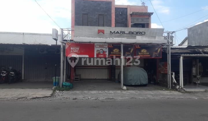 Disewakan Ruang Usaha 2 Lantai Super Strategis Condongcatur, Depok, Sleman.