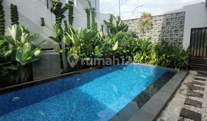 Rumah Mewah ada Private Pool Full Furnished dan Renovated di The Savia BSD City