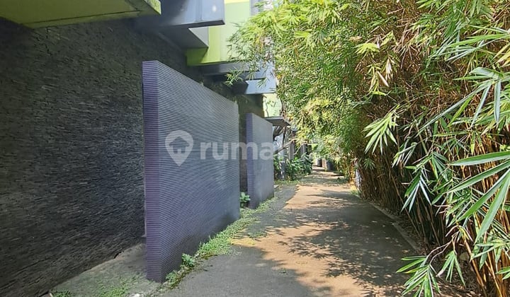 Dijual Tanah Beserta Bangunan Townhouse 9 Unit di Prapanca Raya Jakarta Selatan