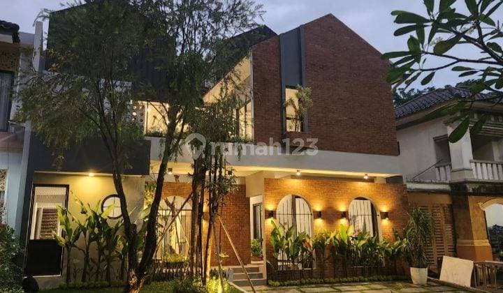 New 3-Story Modern Luxurious House In The Green Bsd City Cluster Banyan Ville