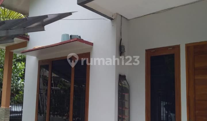 Rumah Dengan Halaman Luas 2 Lantai Di Nusa Loka Bsd City