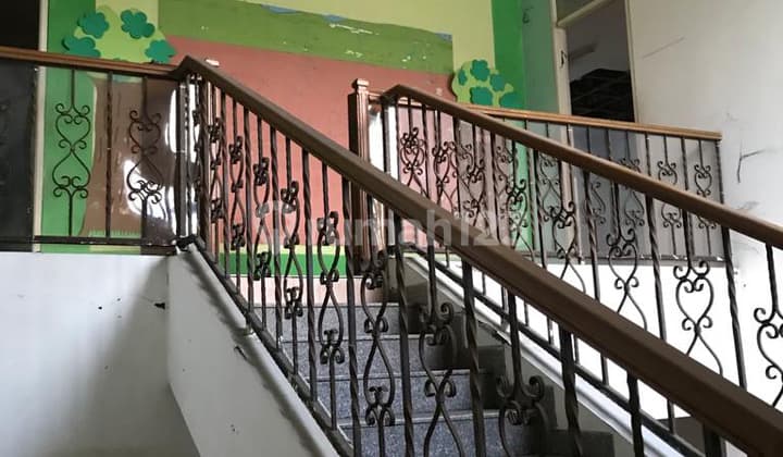 Cheap House Needs Renovation, Land Included, 2 Floors in Puspita Loka, BSD City.