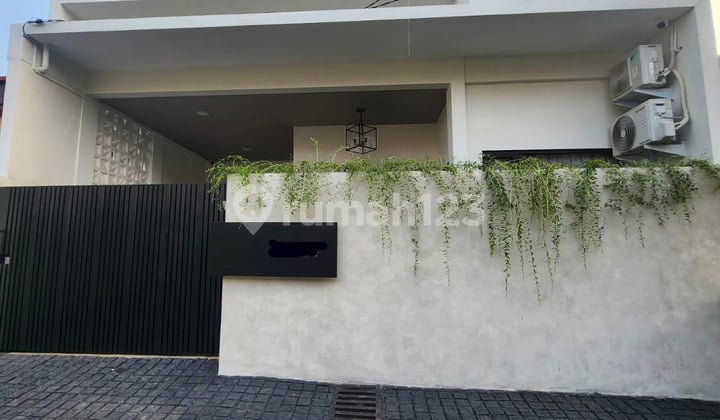 Rumah Bangunan Baru Modern Estetik di Nusa Loka BSD City