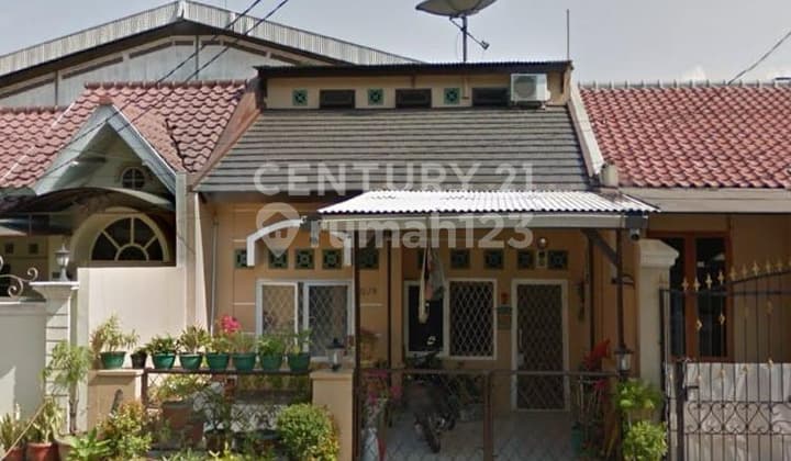 Dijual Rumah dengan Lantai Mezzanine di Duta Garden Tangerang