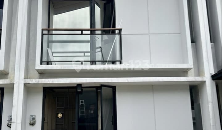 Rumah 2 Lantai di Cendana Parc Lippo Karawaci Tangerang