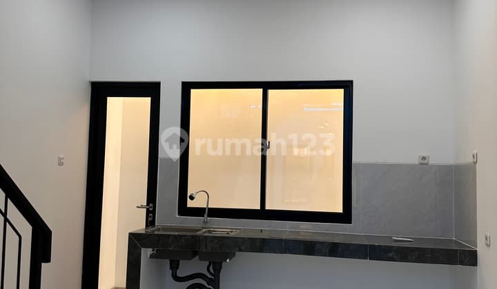 Rumah Baru 3 Lantai bisa Usaha Free Furnish Tanjung Duren