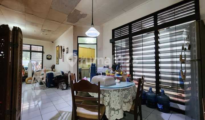 Kebayoran Lama House, 300M2 Land Area, Suitable for Boarding House, Behind Gancit, South Jakarta.