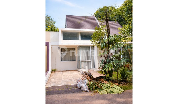 Dijual Rumah Bagus Semi Furnis di Green Valley Sentul City Ssr407